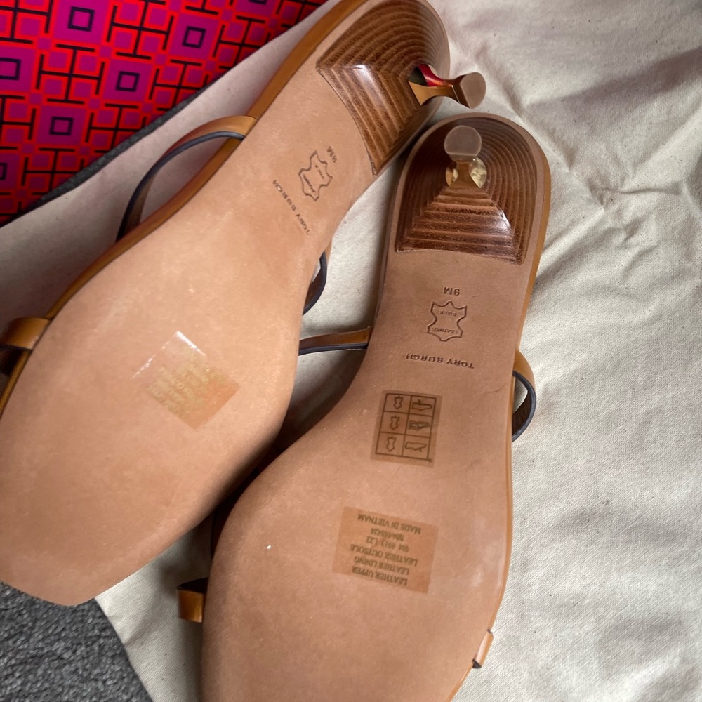 Authentic Tory Burch sandal - Picture 7 of 8